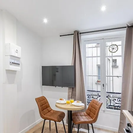 Appartamento Nid Douillet Pour Deux Coeur Du 19e Arrondissement