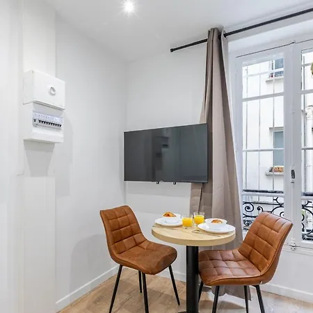 Nid Douillet Pour Deux Coeur Du 19e Arrondissement Appartamento Parigi