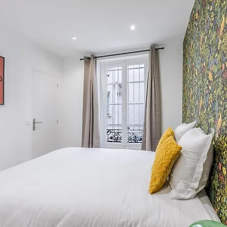 Nid Douillet Pour Deux Coeur Du 19e Arrondissement * Parigi