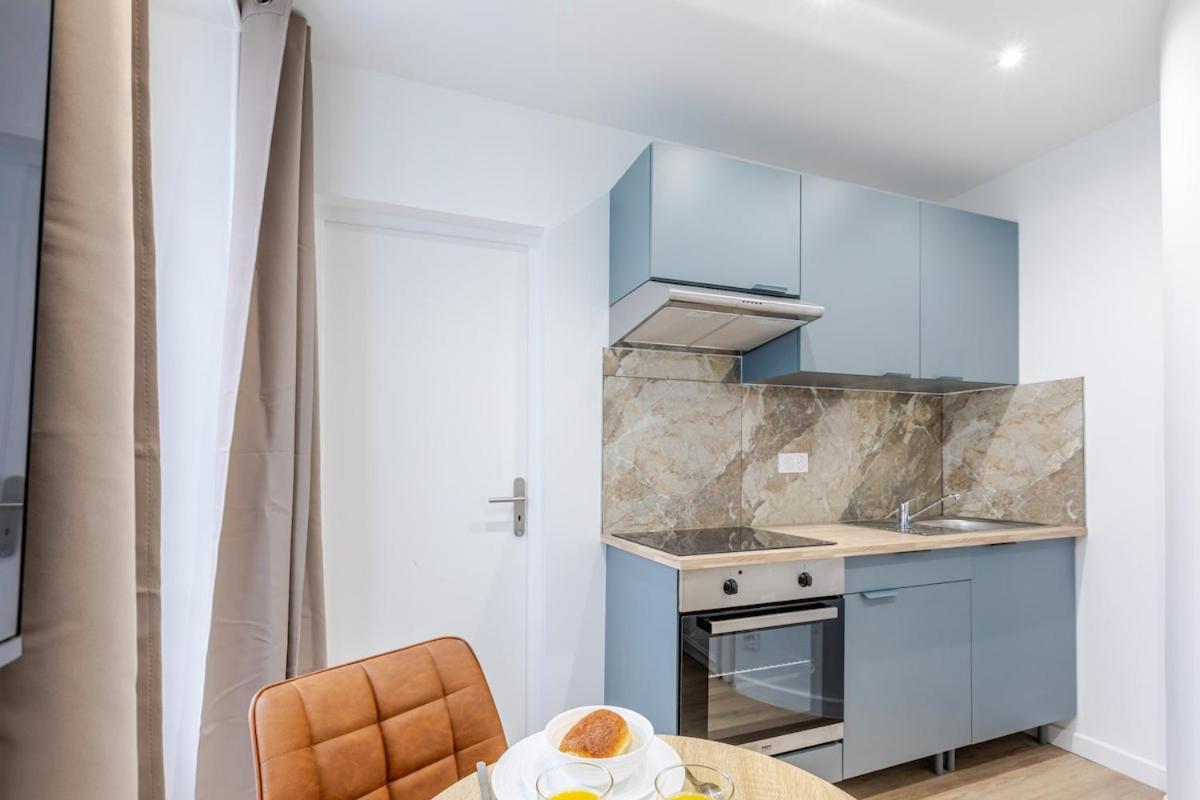 Nid Douillet Pour Deux Coeur Du 19e Arrondissement * Parigi